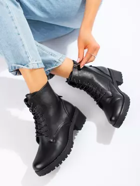 Klasické šnurované dámske čierne členkové topánky
